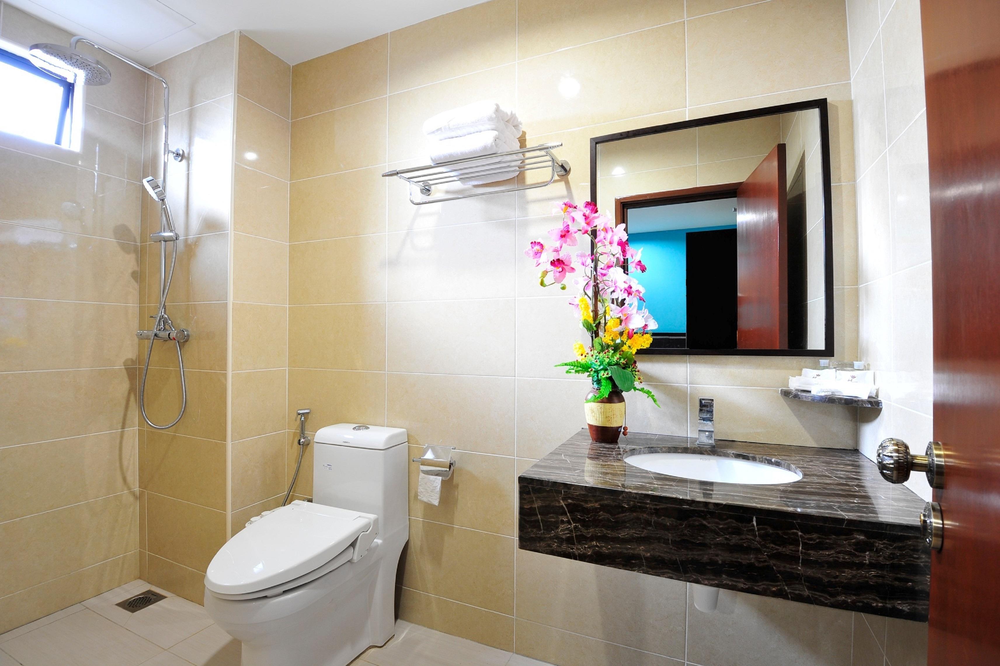 Hallmark Regency Hotel - ג'והור בהרו מראה חיצוני תמונה