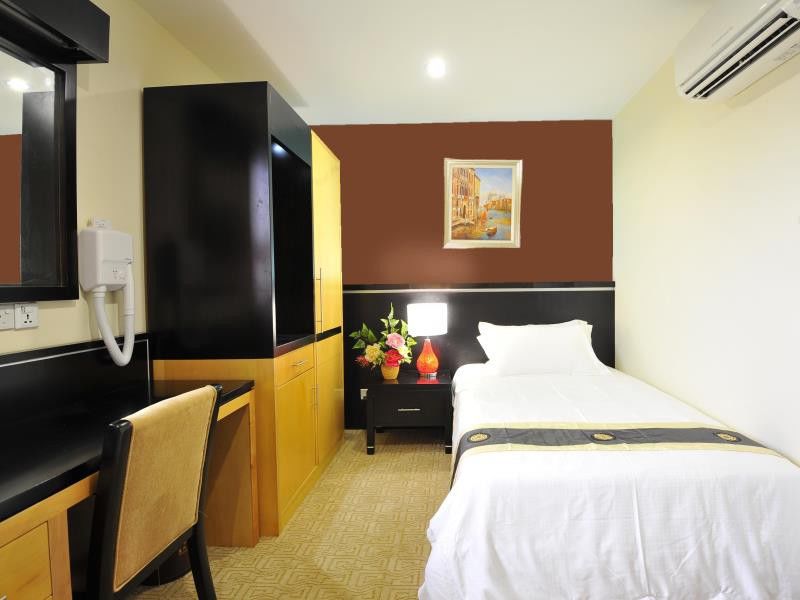 Hallmark Regency Hotel - ג'והור בהרו מראה חיצוני תמונה