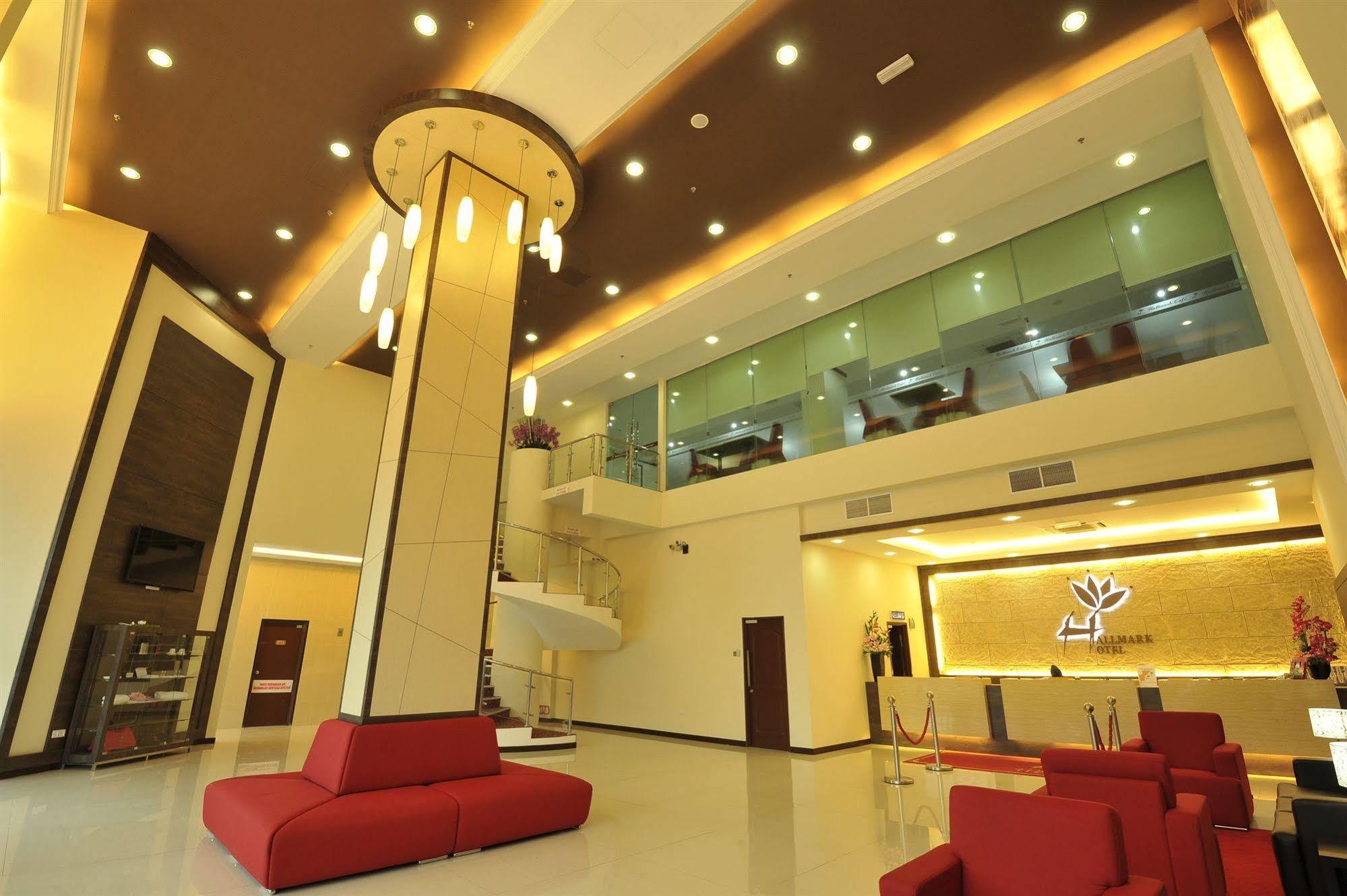 Hallmark Regency Hotel - ג'והור בהרו מראה חיצוני תמונה
