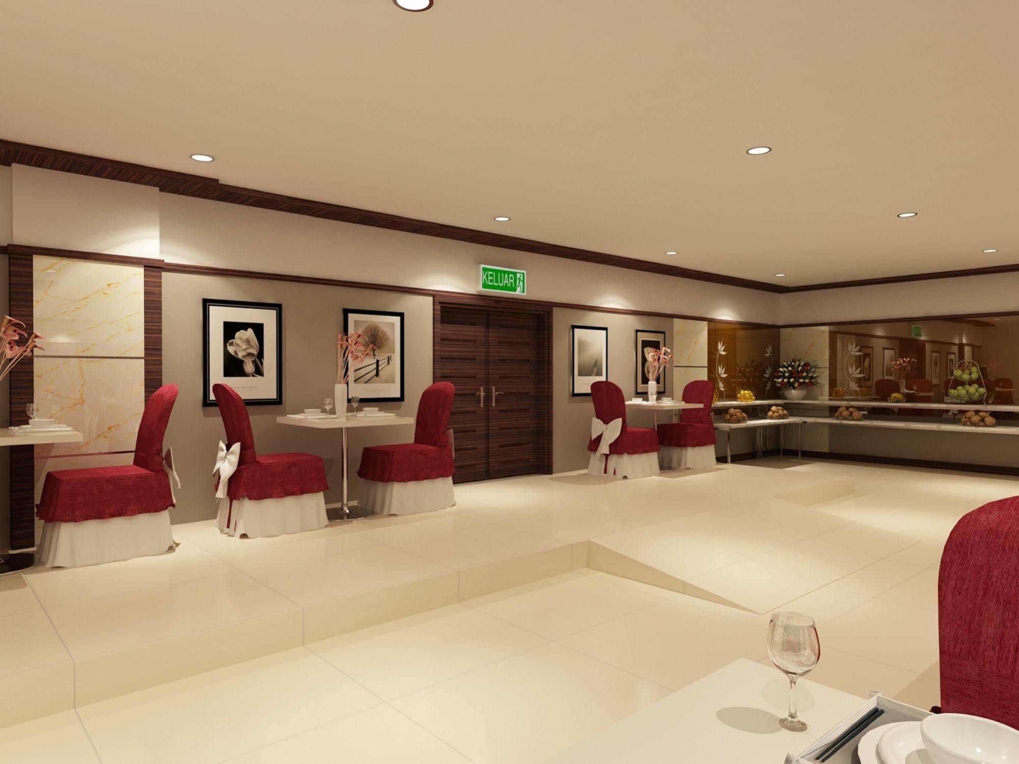 Hallmark Regency Hotel - ג'והור בהרו מראה חיצוני תמונה